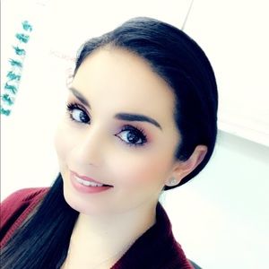 Meet your Posher, April